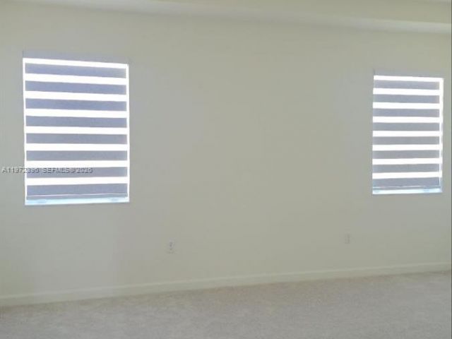 Дом в аренду по адресу 2741 SE 24TH COURT - фото 7492898