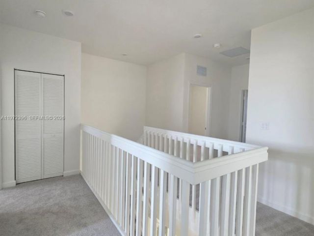 Дом в аренду по адресу 2741 SE 24TH COURT - фото 7492902