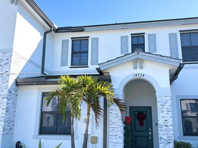 Продажа дома по адресу 14724 SW 181st Ter - фото 7529372