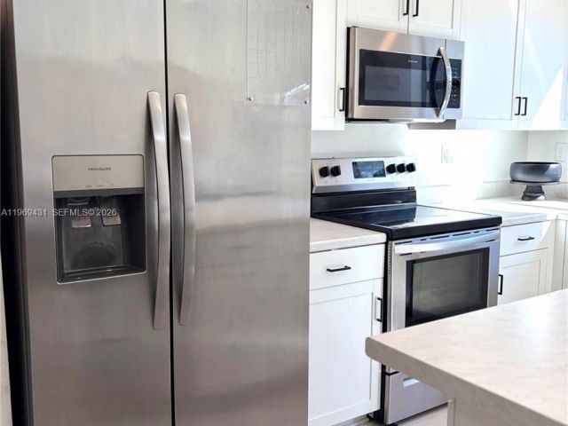 Продажа дома по адресу 14724 SW 181st Ter - фото 7529376