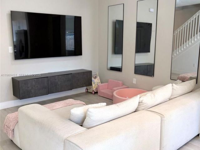 Продажа дома по адресу 14724 SW 181st Ter - фото 7529378