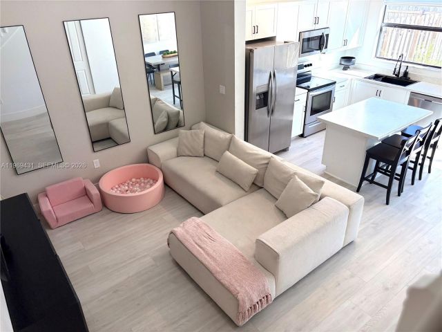 Продажа дома по адресу 14724 SW 181st Ter - фото 7529382