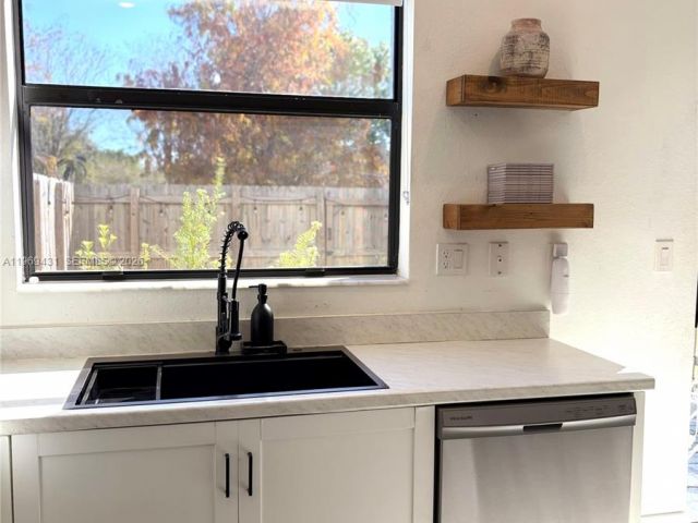 Продажа дома по адресу 14724 SW 181st Ter - фото 7529384