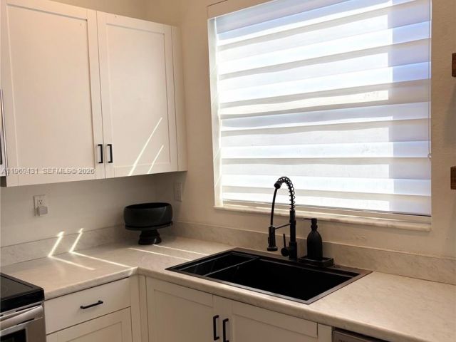 Продажа дома по адресу 14724 SW 181st Ter - фото 7529387