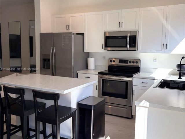 Продажа дома по адресу 14724 SW 181st Ter - фото 7529389