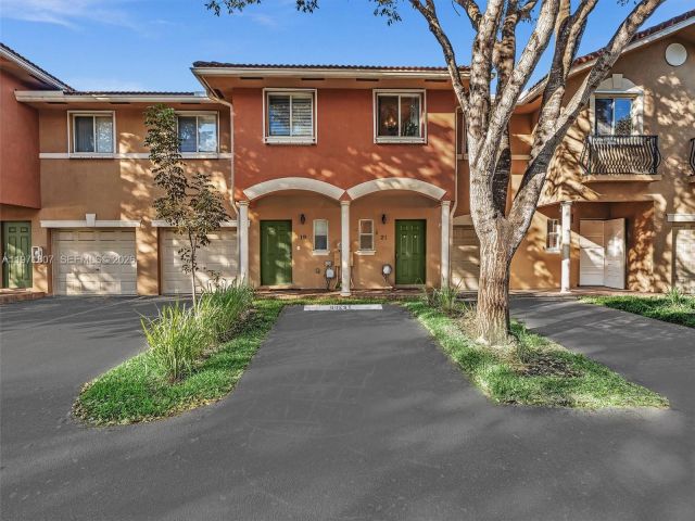 Продажа дома по адресу 21 SE 3rd Ave - фото 7462348