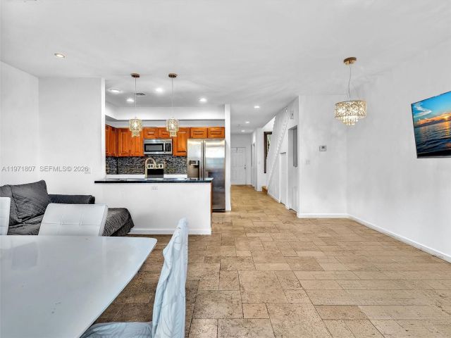 Продажа дома по адресу 21 SE 3rd Ave - фото 7462355