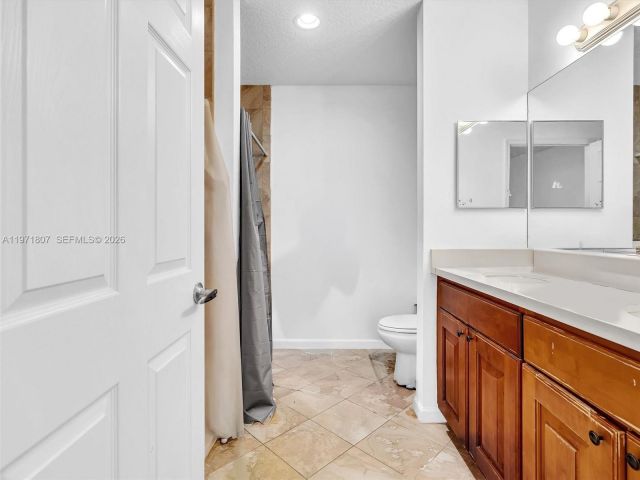 Продажа дома по адресу 21 SE 3rd Ave - фото 7462361