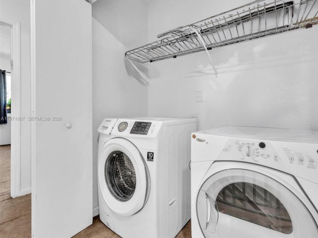 Продажа дома по адресу 21 SE 3rd Ave - фото 7462363