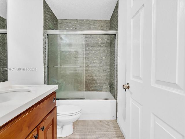 Продажа дома по адресу 21 SE 3rd Ave - фото 7462364