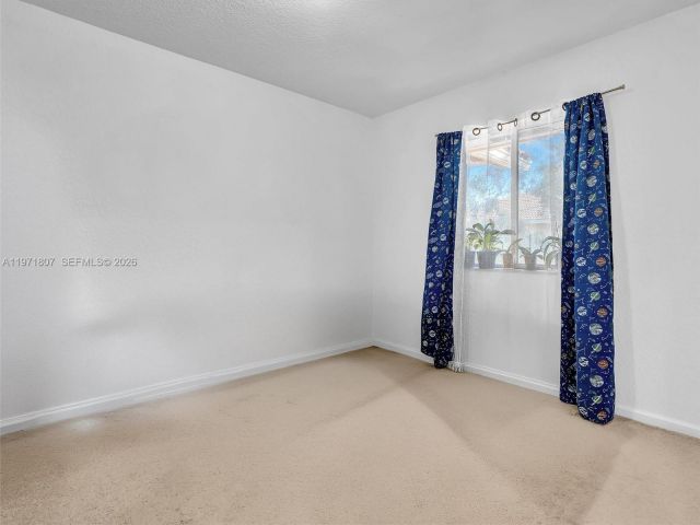 Продажа дома по адресу 21 SE 3rd Ave - фото 7462366