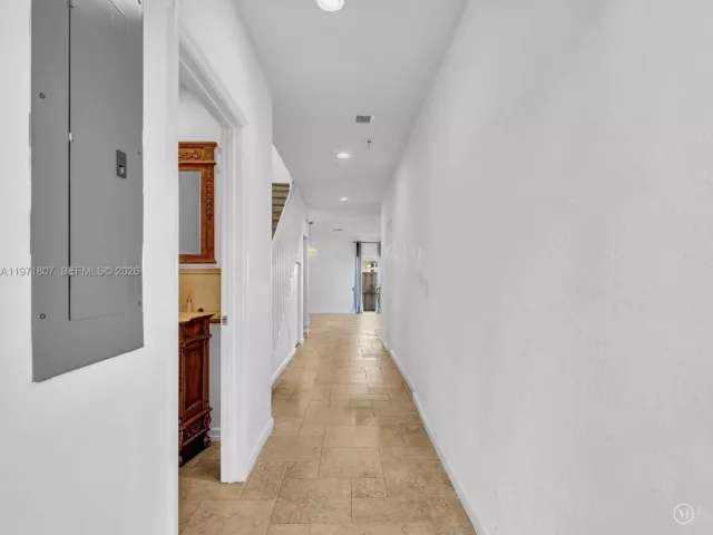 Продажа дома по адресу 21 SE 3rd Ave - фото 7462349