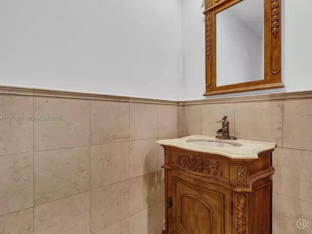 Продажа дома по адресу 21 SE 3rd Ave - фото 7462350