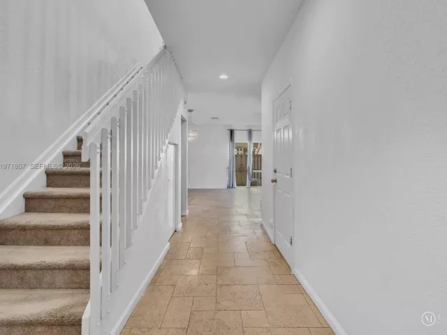 Продажа дома по адресу 21 SE 3rd Ave - фото 7462351