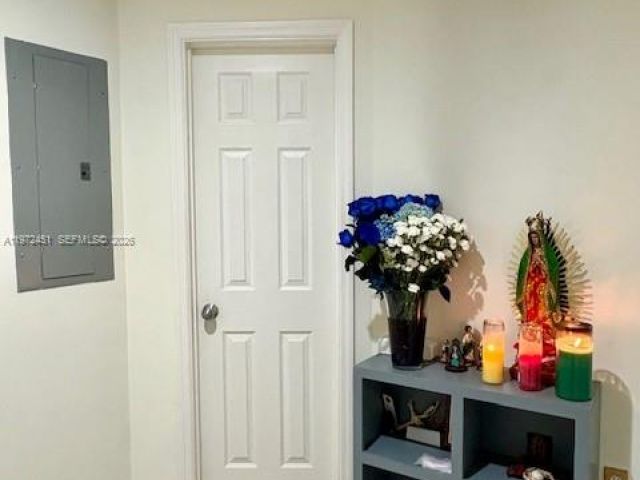 Дом в аренду по адресу 5732 Fletcher St 5732 - фото 7473581