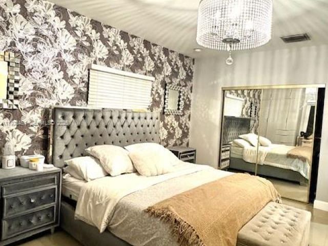 Дом в аренду по адресу 5732 Fletcher St 5732 - фото 7473582