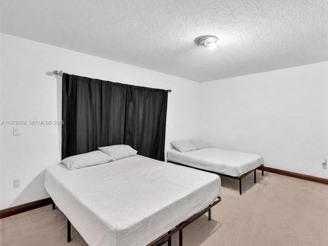 Продажа дома по адресу 23 SE 3rd Ave - фото 7462340