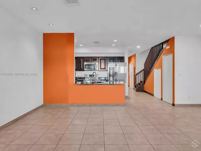 Продажа дома по адресу 23 SE 3rd Ave - фото 7462330