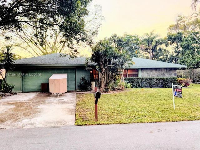 Дом в аренду по адресу 766 NW 24th Ave - фото 7476260