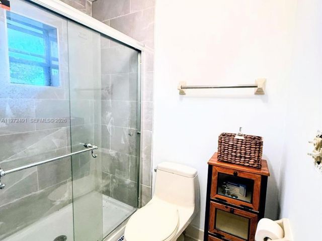 Дом в аренду по адресу 766 NW 24th Ave - фото 7476277