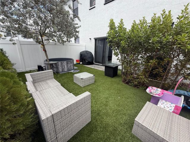 Дом в аренду по адресу 20378 NW 6th Ave 20378 - фото 7480374