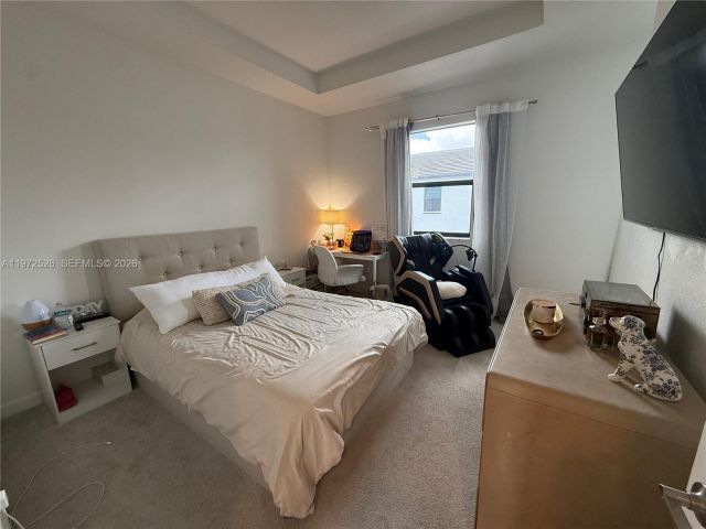 Дом в аренду по адресу 20378 NW 6th Ave 20378 - фото 7480376