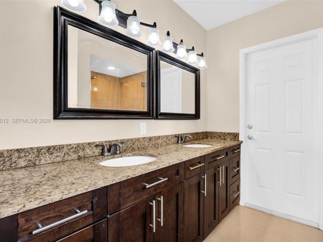 Продажа дома по адресу 5113 Mckinley St - фото 7474855