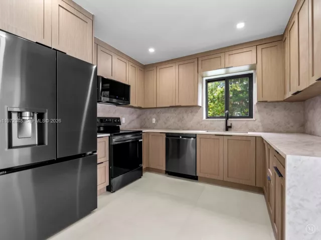 Продажа дома по адресу 1221 Biarritz Dr - фото 7469340