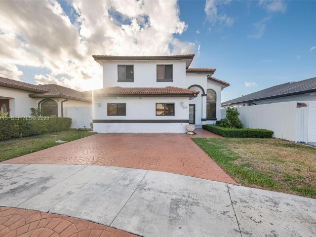 Продажа дома по адресу 1140 SW 85th Ct - фото 7524552