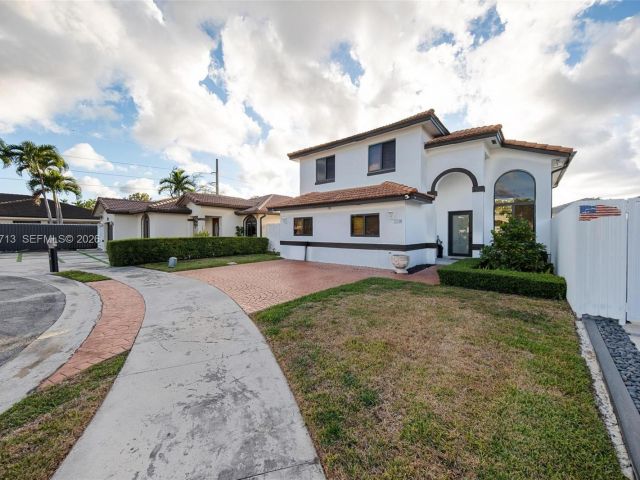 Продажа дома по адресу 1140 SW 85th Ct - фото 7524554