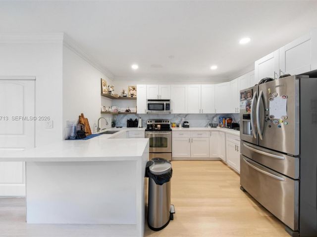 Продажа дома по адресу 1140 SW 85th Ct - фото 7524567