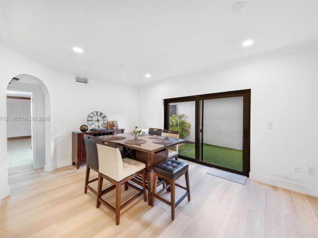 Продажа дома по адресу 1140 SW 85th Ct - фото 7524571