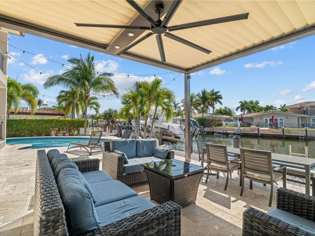 Продажа дома по адресу 2512 SE 9th St - фото 7521658