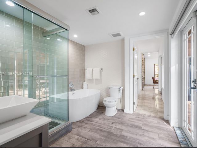 Продажа дома по адресу 811 N Highland Dr - фото 7474825