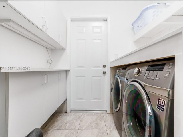 Продажа дома по адресу 811 N Highland Dr - фото 7474833