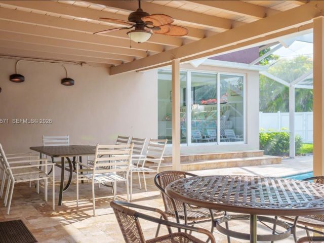 Продажа дома по адресу 811 N Highland Dr - фото 7474835