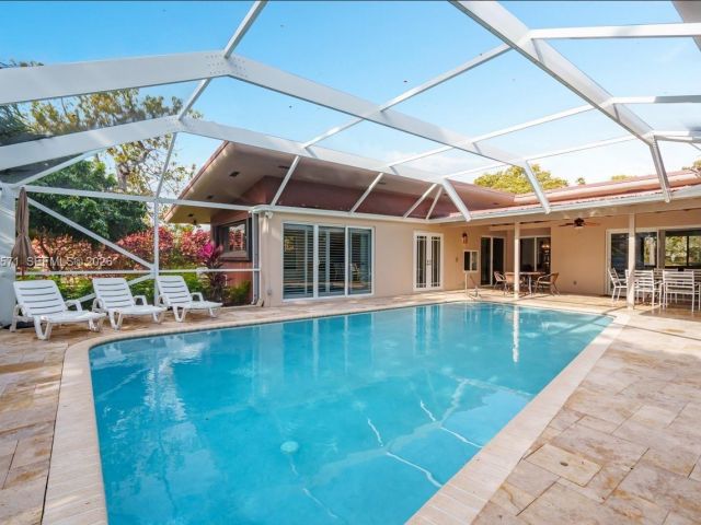 Продажа дома по адресу 811 N Highland Dr - фото 7474838