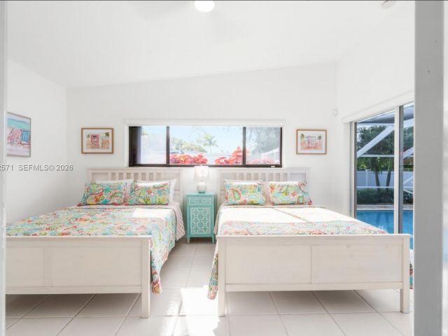 Продажа дома по адресу 811 N Highland Dr - фото 7474841