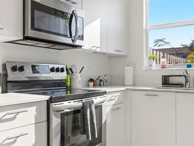 Продажа дома по адресу 12245 NW 24th Pl - фото 7520923