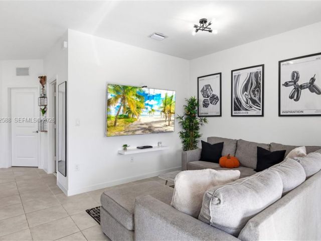 Продажа дома по адресу 12245 NW 24th Pl - фото 7520925