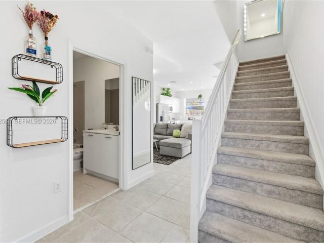 Продажа дома по адресу 12245 NW 24th Pl - фото 7520926