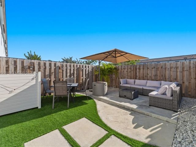 Продажа дома по адресу 12245 NW 24th Pl - фото 7520927