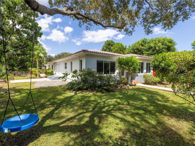 Дом в аренду по адресу 801 NE 118th St - фото 7504747