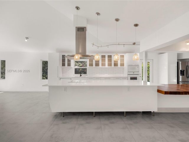 Дом в аренду по адресу 801 NE 118th St - фото 7504751