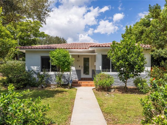 Дом в аренду по адресу 801 NE 118th St - фото 7504761