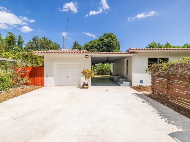 Дом в аренду по адресу 801 NE 118th St - фото 7504762