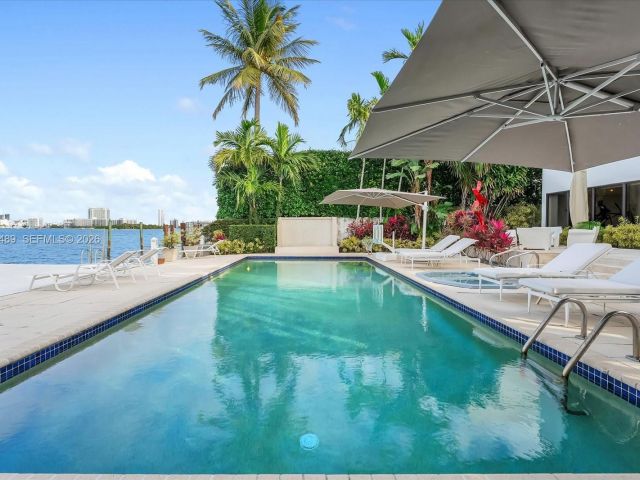 Продажа дома по адресу 279 N Hibiscus Dr - фото 7469193