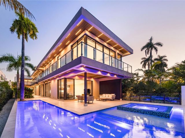 Продажа дома по адресу 723 NE 77th St - фото 7463664