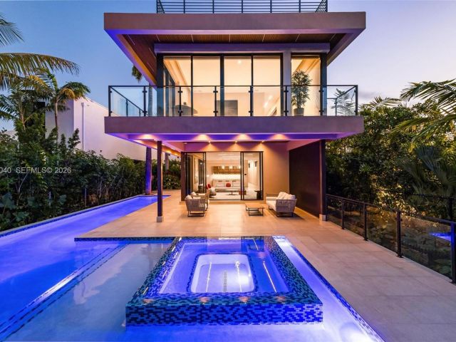 Продажа дома по адресу 723 NE 77th St - фото 7463666