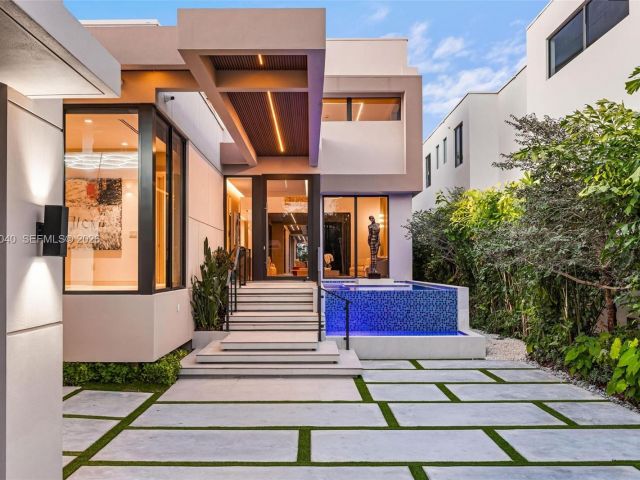 Продажа дома по адресу 723 NE 77th St - фото 7463670